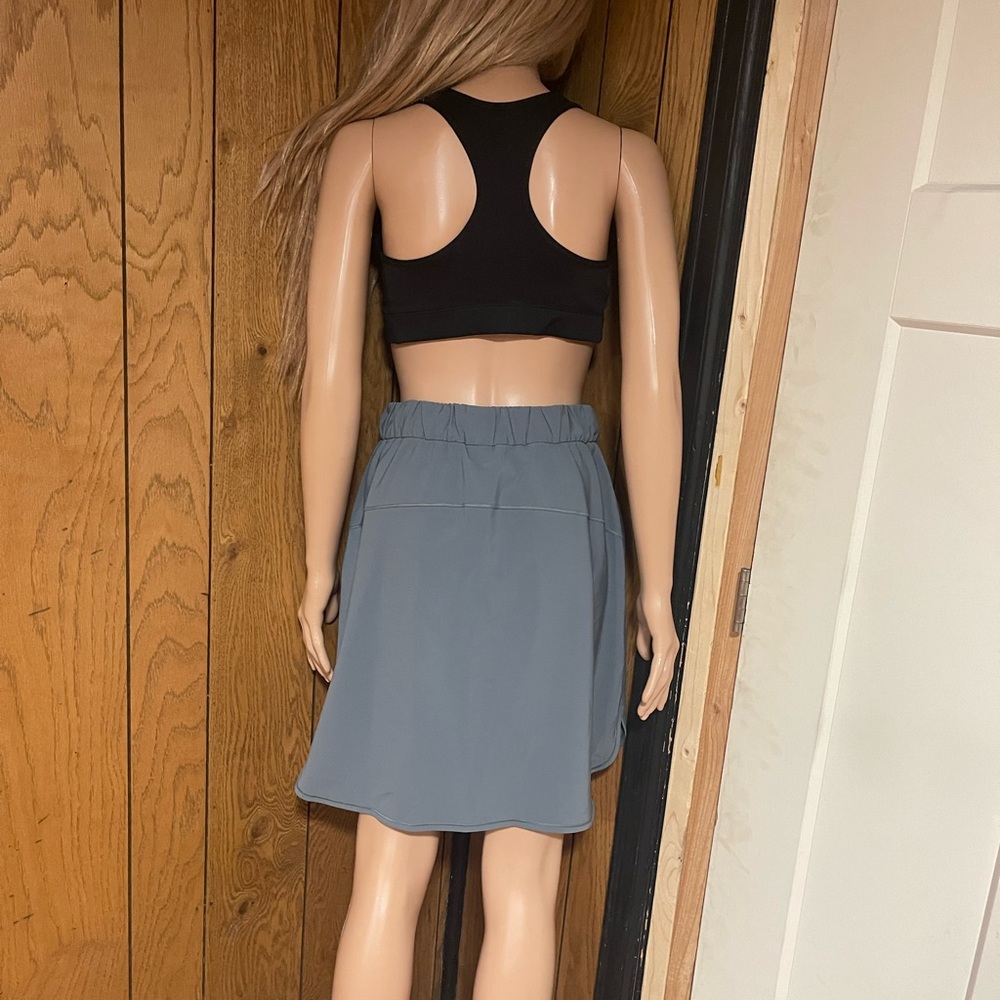 Lululemon" On The Fly Skirt 21* -Gray -Size (6) Good Condition ... - Picture 3 of 14